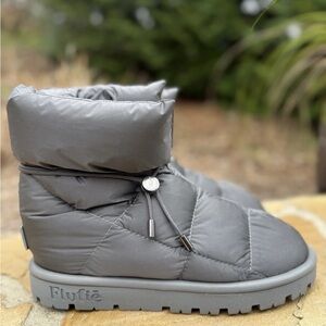 Flufie Pillow Anthropology Gray Goose Down Boots Sz 9